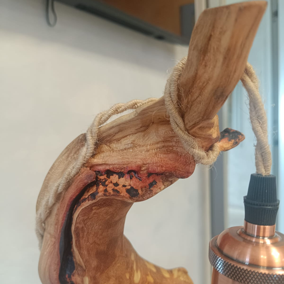 Lampada da Tavolo in Faggio con Corda
